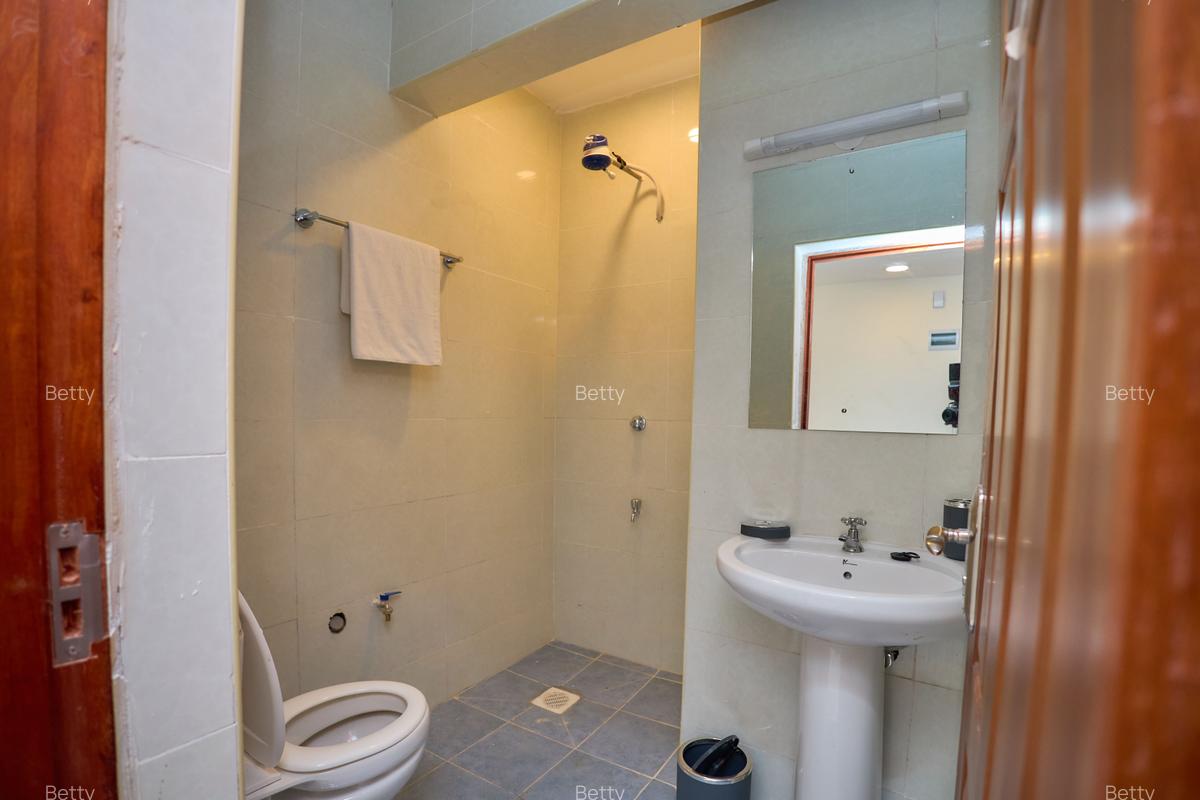 1 Bed Apartment with En Suite at Chady Road - 10