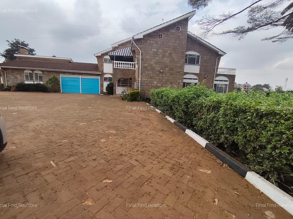 6 Bed House with En Suite in Garden Estate - 3