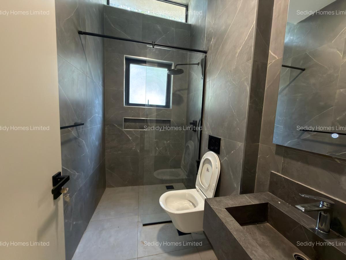 5 Bed Townhouse with En Suite in Runda - 11