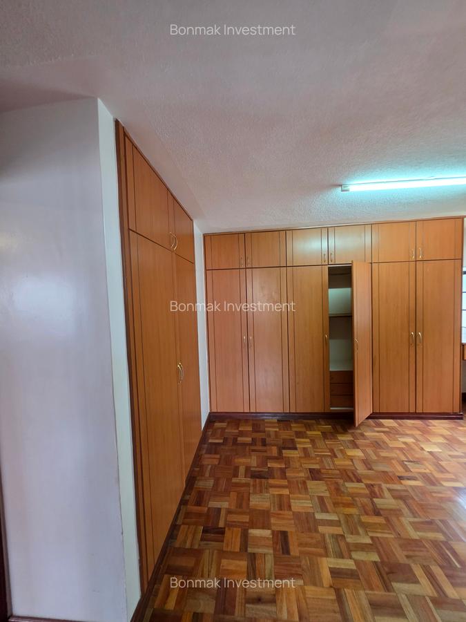 5 Bed Townhouse with En Suite at Lavington Green - 18