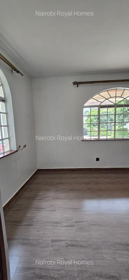 5 Bed Townhouse with En Suite at Lavington Road - 15