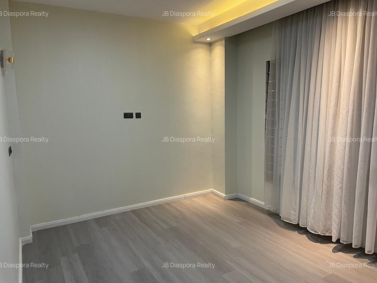 3 Bed Apartment with En Suite at 2Nd Parklands Avenue - 12