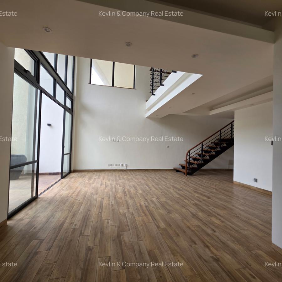 4 Bed Apartment with En Suite in Riverside - 4