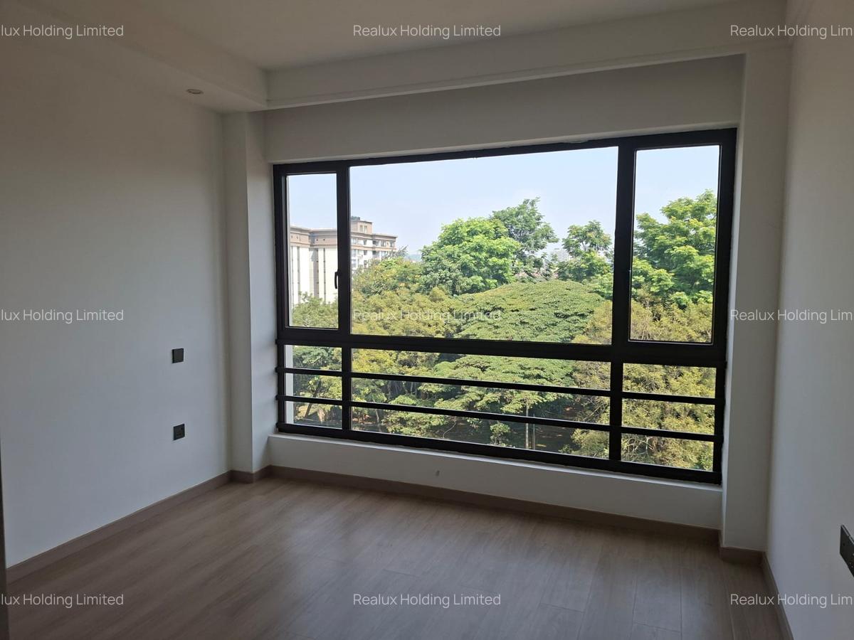 2 Bed Apartment with En Suite in Riverside - 4