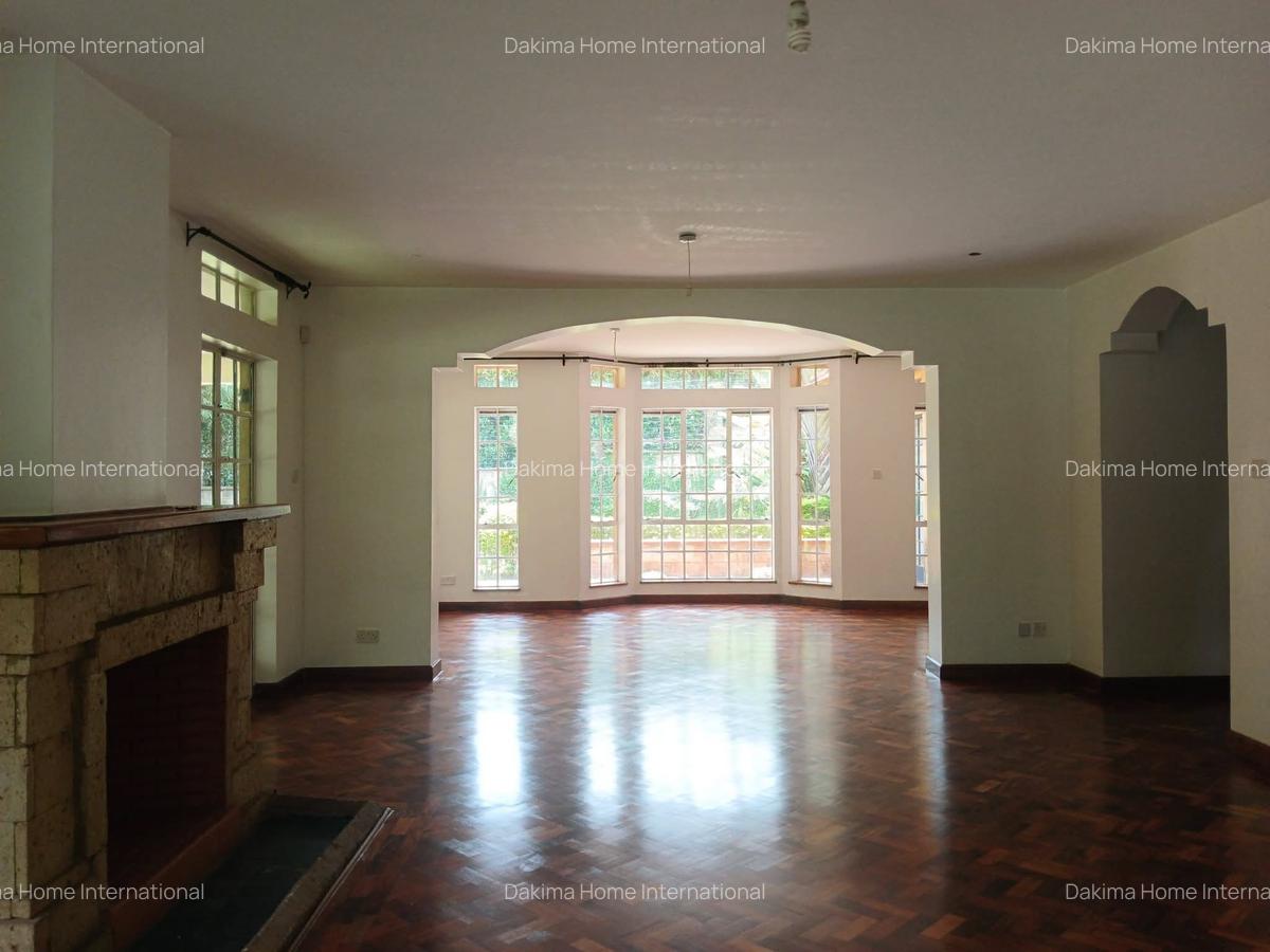 5 Bed Townhouse with En Suite in Rosslyn - 6