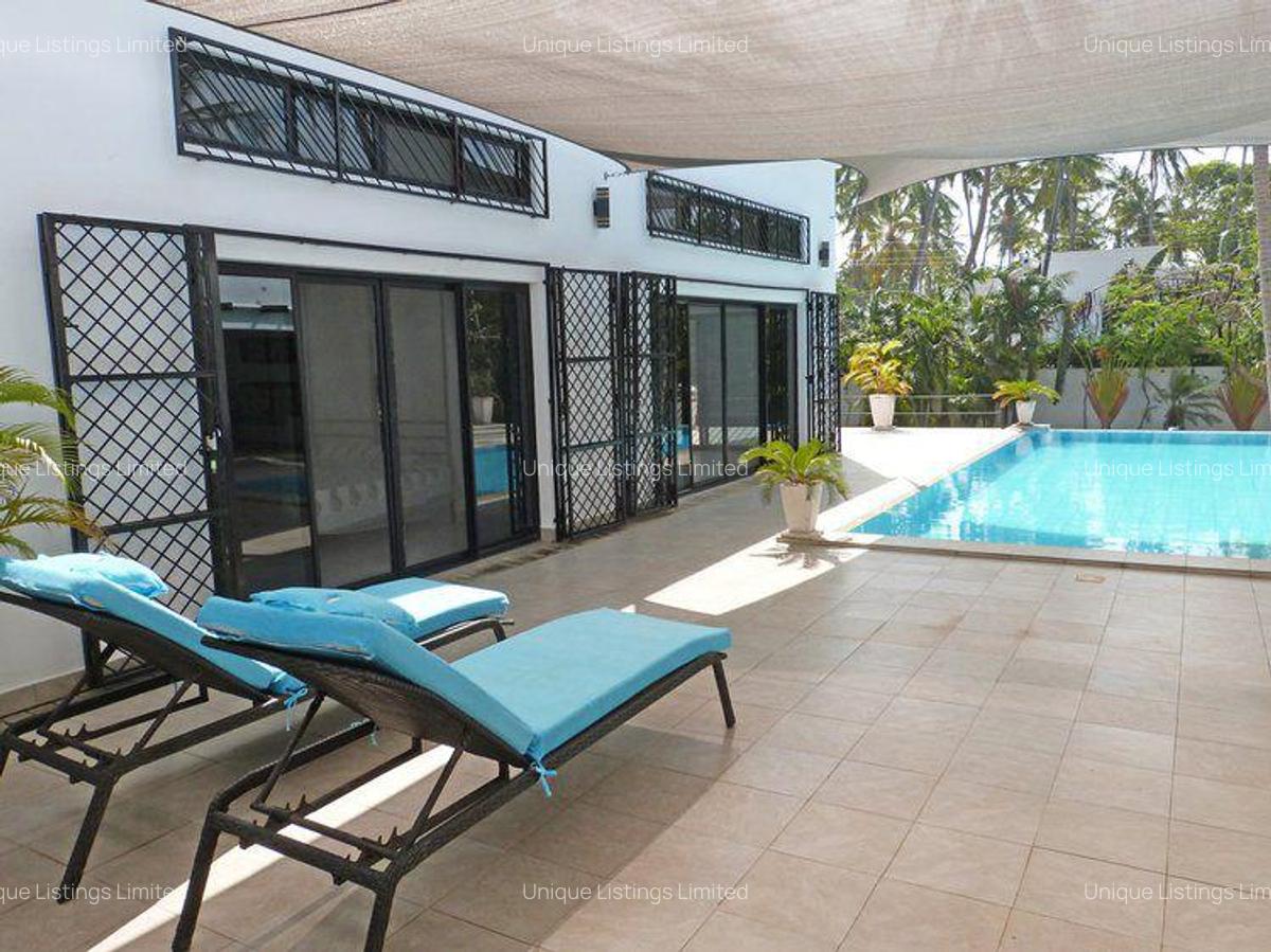 4 Bed House with En Suite in Watamu - 9