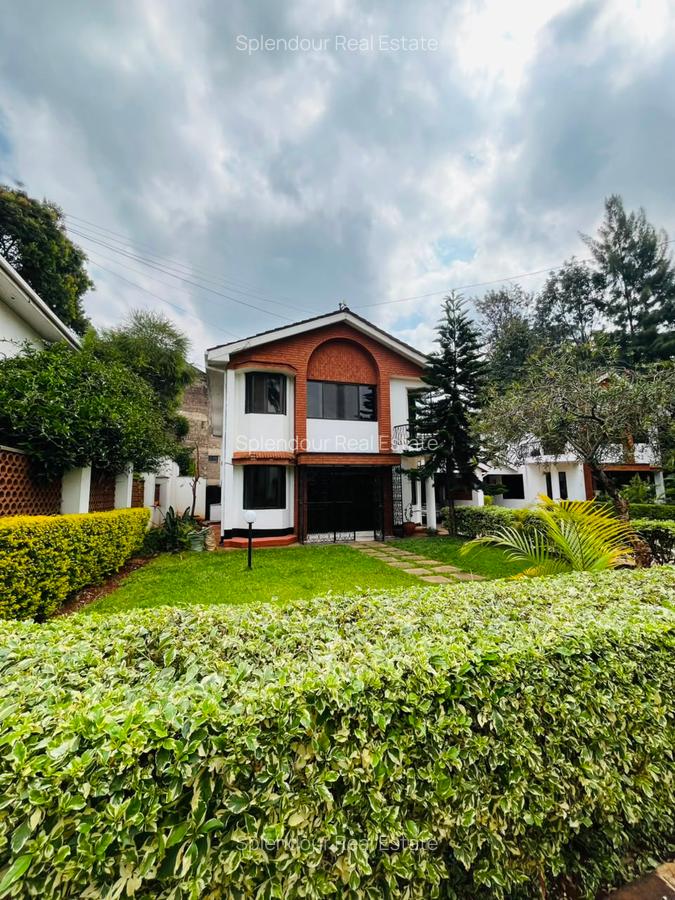 5 Bed Townhouse with En Suite in Lavington - 2