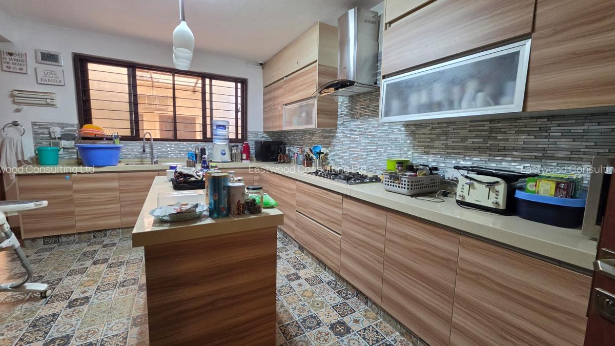 5 Bed Townhouse in Lavington - 3
