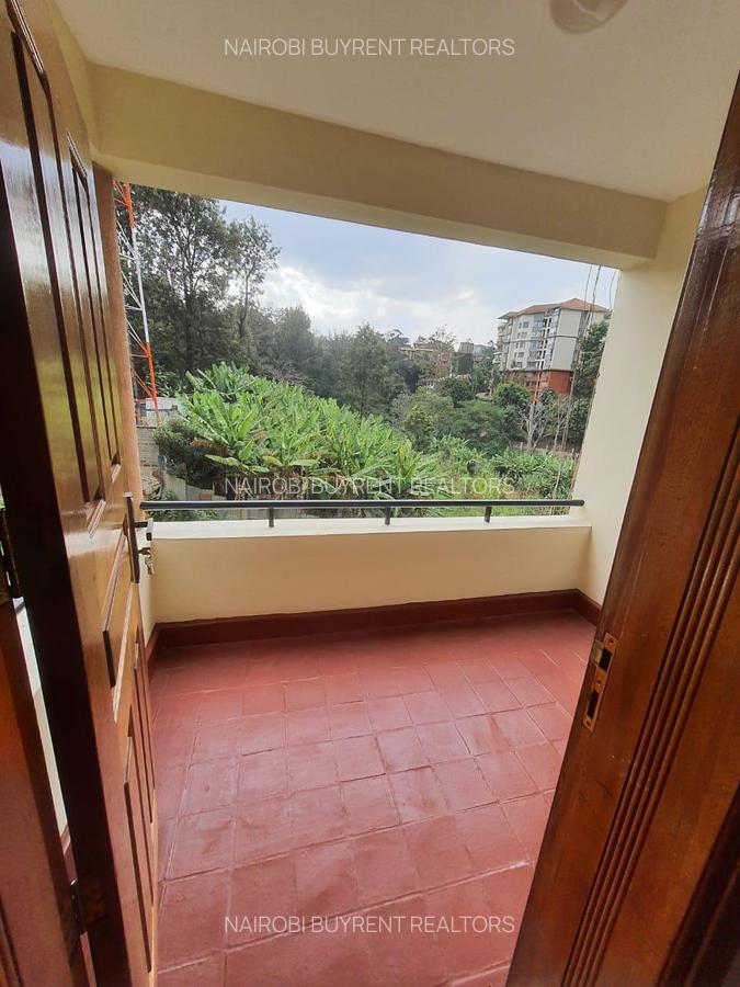 3 Bed Apartment with En Suite in Riverside - 5