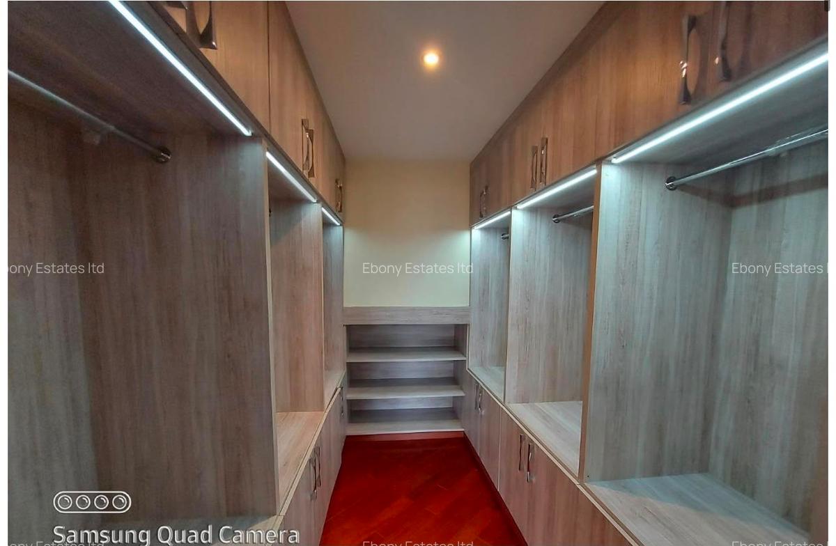 5 Bed Townhouse with En Suite in Lavington - 7