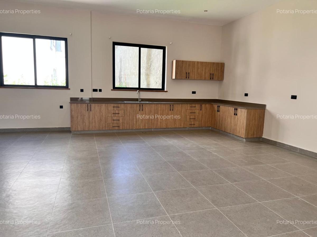 4 Bed Townhouse with En Suite in Loresho - 12
