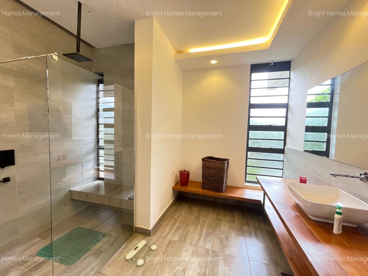 3 Bed House with En Suite in Rosslyn - 13