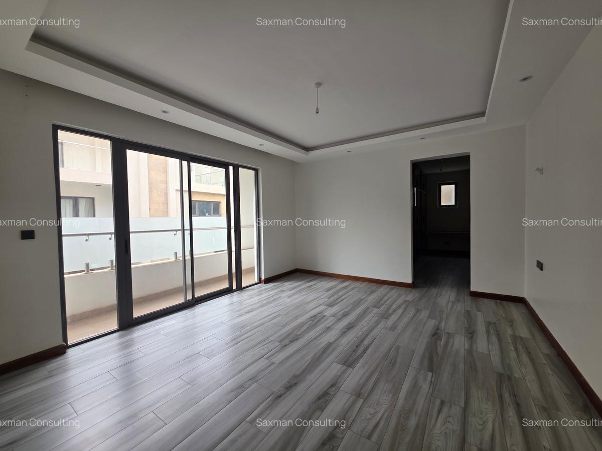 6 Bed Townhouse with En Suite in Lavington - 8