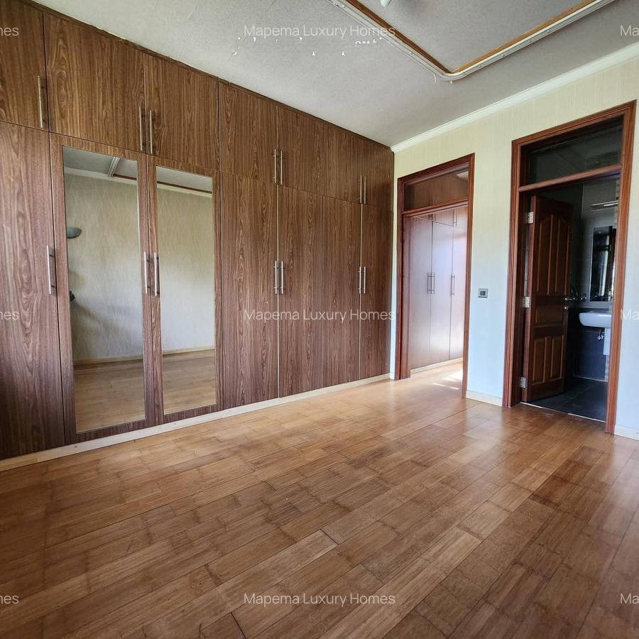 5 Bed House with En Suite at Hardy Area - 12