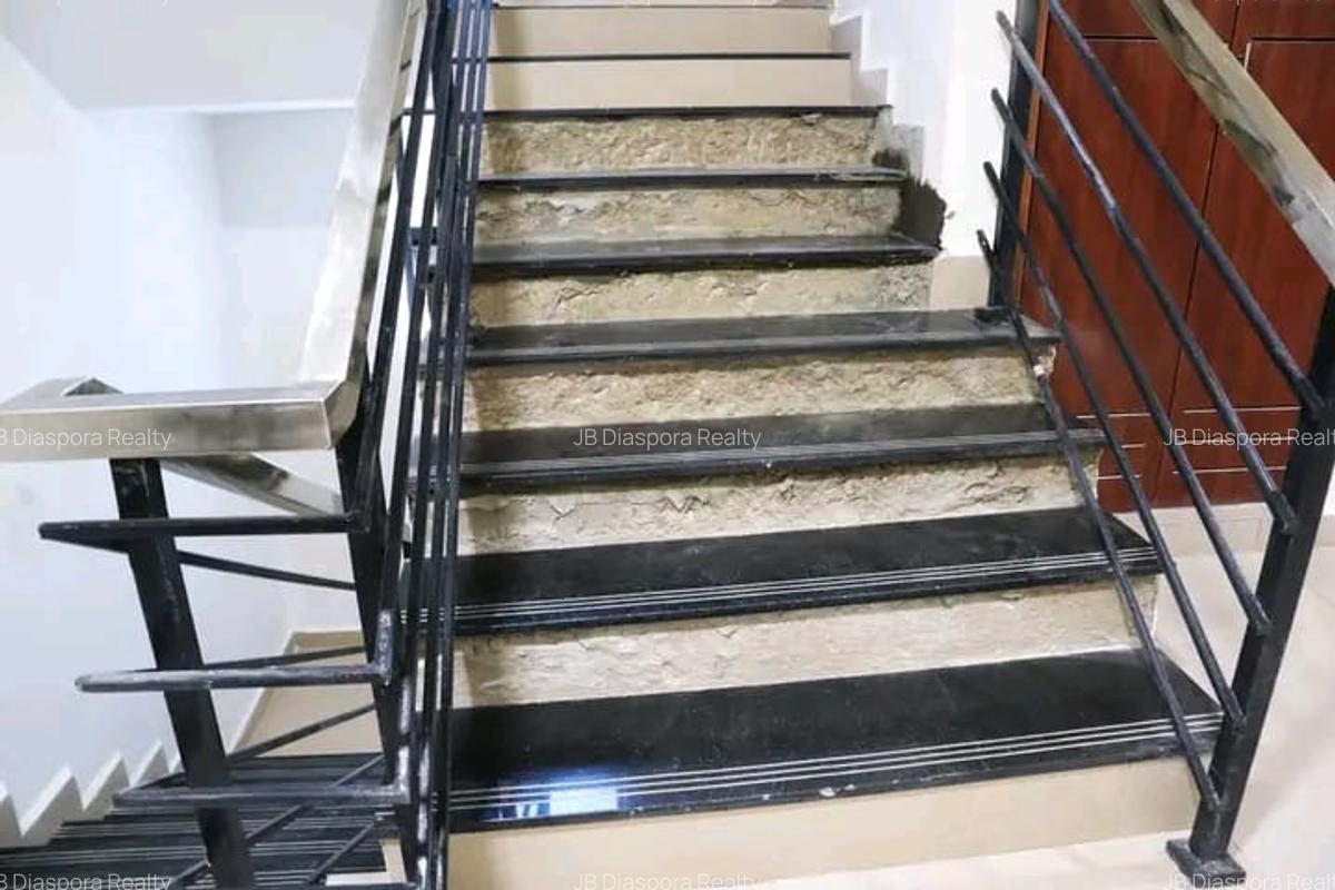 3 Bed Apartment with En Suite in General Mathenge - 6