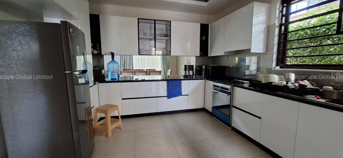 4 Bed House with En Suite in Runda - 5