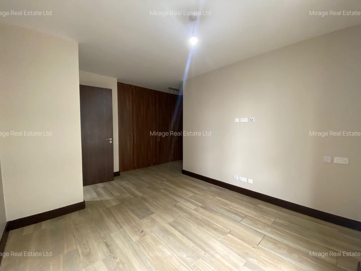 3 Bed Apartment with En Suite in Parklands - 16