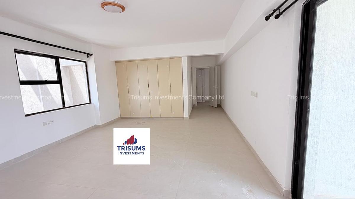 4 Bed Apartment with En Suite in Spring Valley - 15