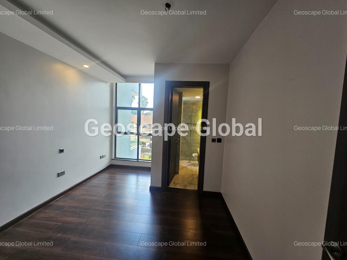 3 Bed Apartment with En Suite in Spring Valley - 2