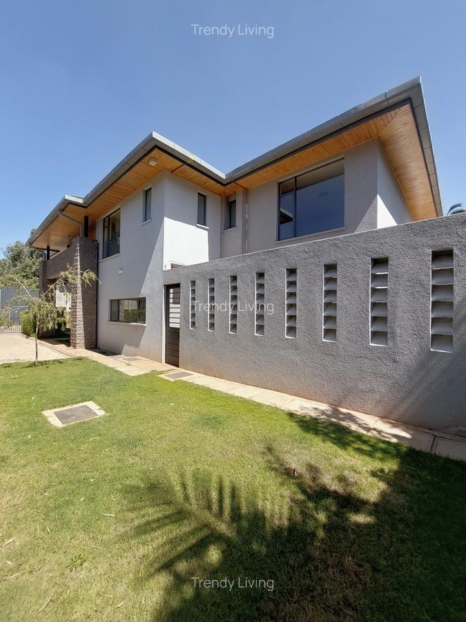 5 Bed Townhouse with En Suite in Lavington - 5