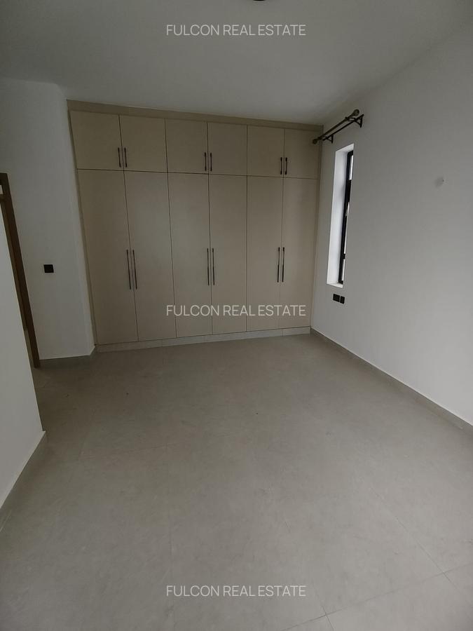 2 Bed Apartment with En Suite in Brookside - 3