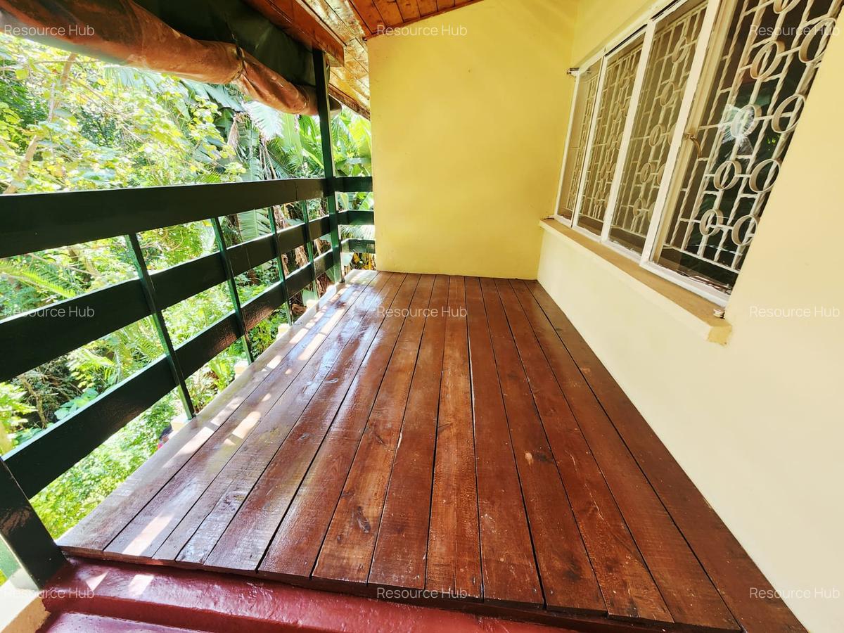 4 Bed House with En Suite at Lavington - 8