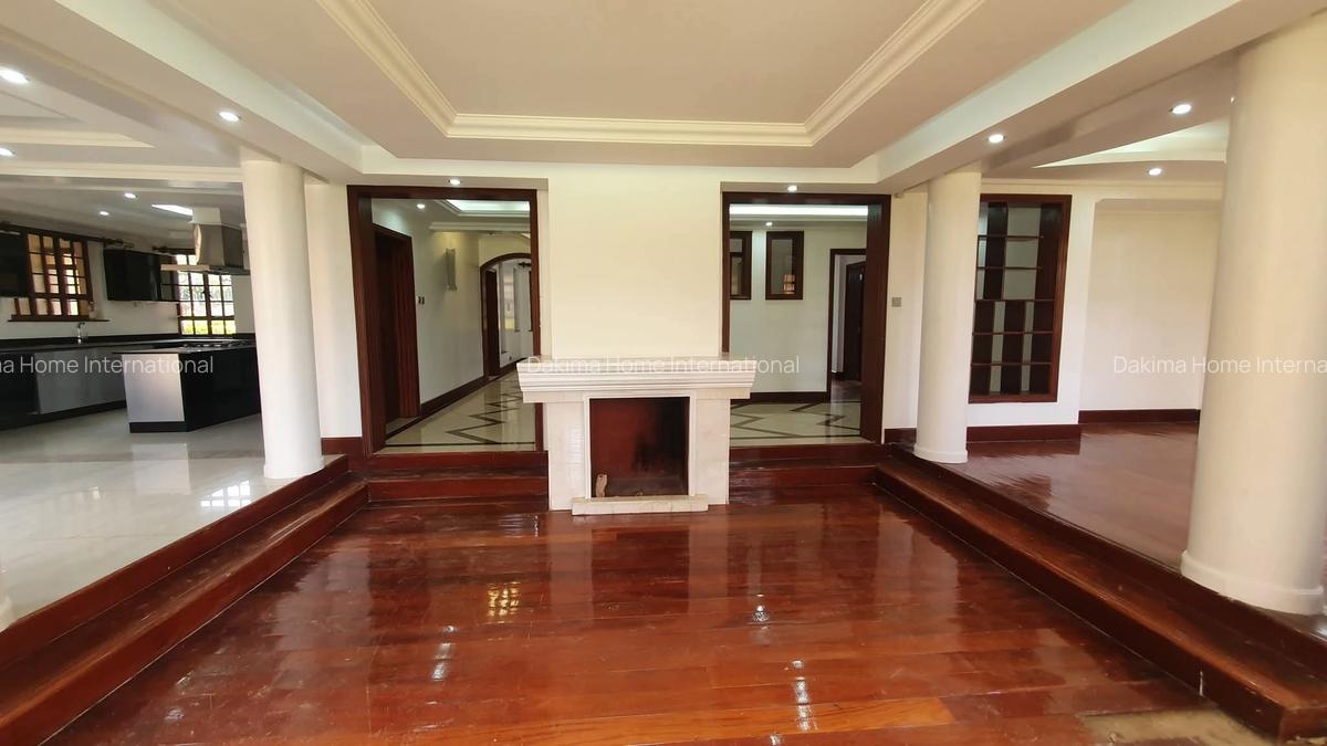 5 Bed House with En Suite in Runda - 2