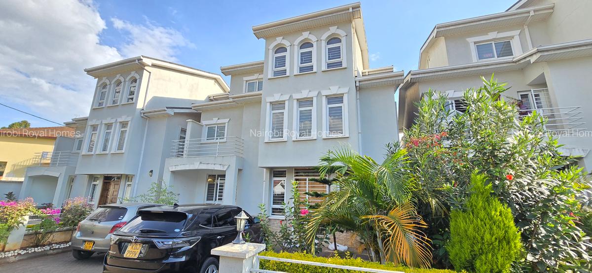 5 Bed Townhouse with En Suite at Lavington Road - 11