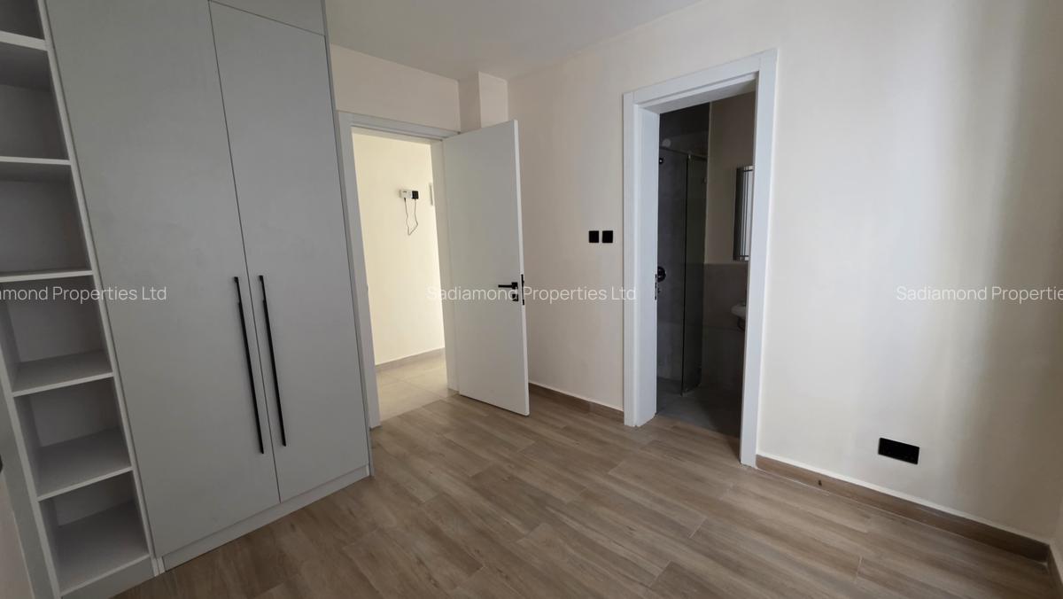 3 Bed Apartment with En Suite in General Mathenge - 5