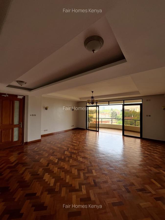 4 Bed Apartment with En Suite at Riverside Drive - 2