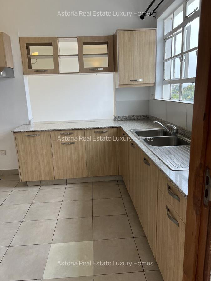 3 Bed Apartment with En Suite at 2026-438 - 10