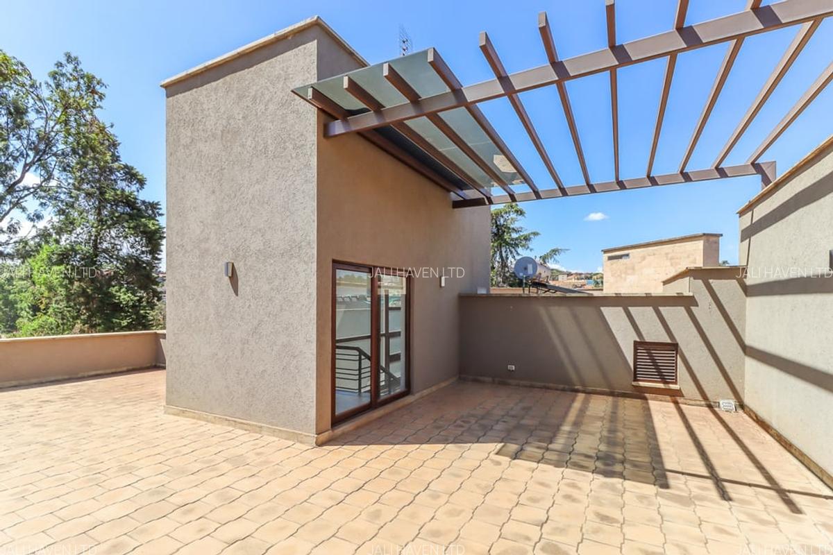 4 Bed Villa with En Suite in Lavington - 15