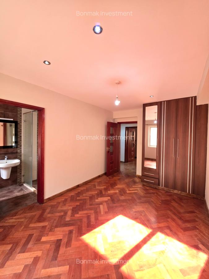 4 Bed Townhouse with En Suite at Lavington Green - 17
