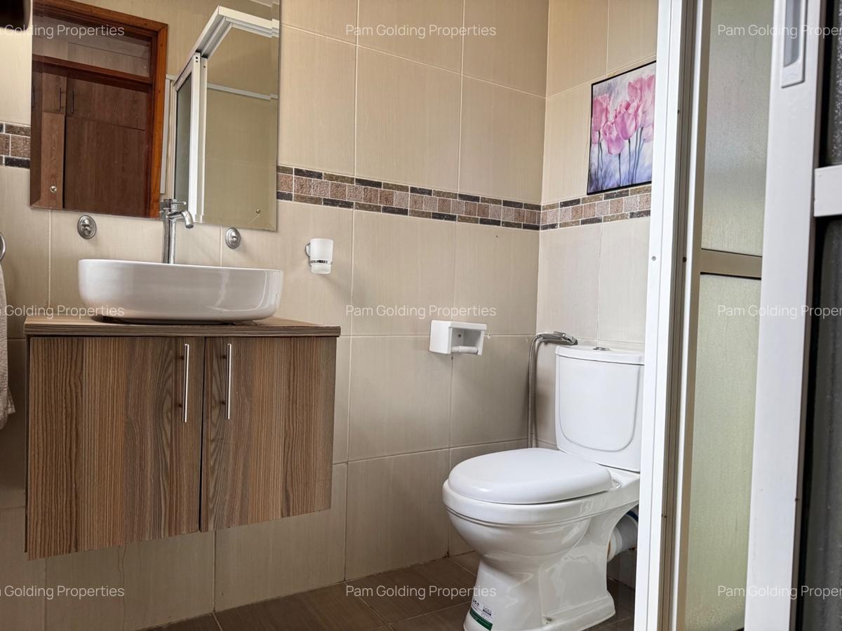 2 Bed Apartment with En Suite in Riverside - 13