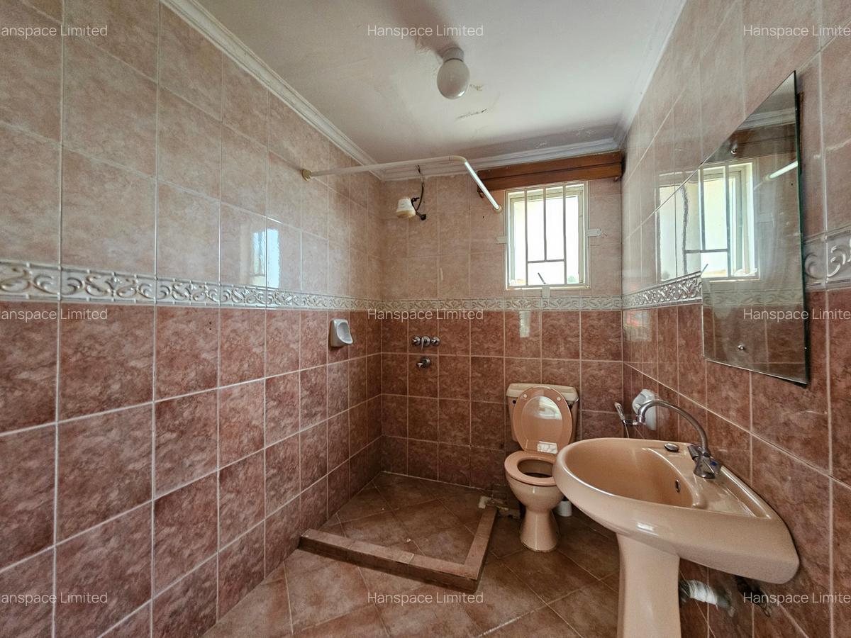 5 Bed Villa with En Suite in Lavington - 10
