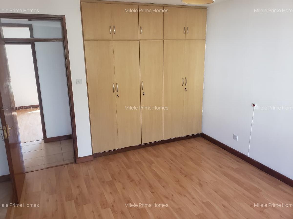 Serviced 3 Bed Apartment with En Suite in Spring Valley - 10