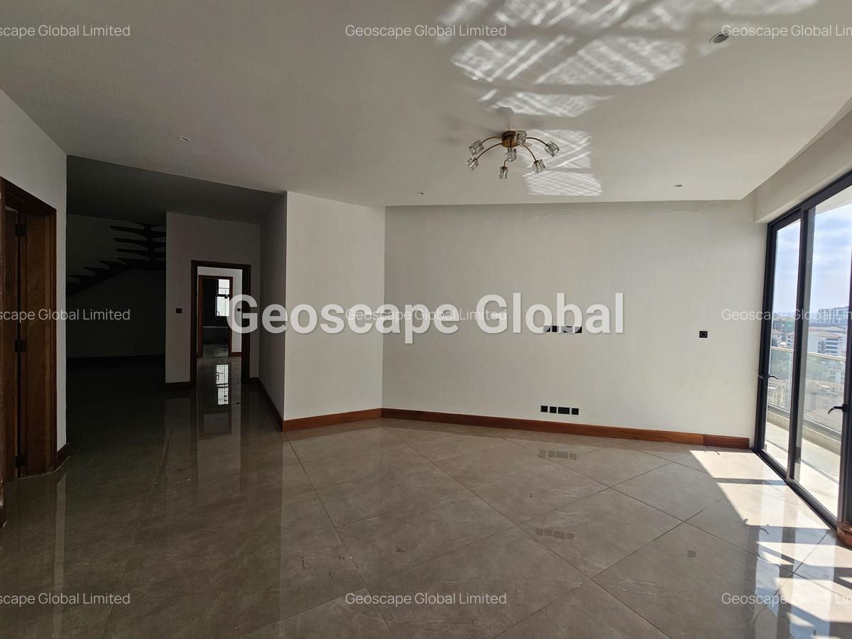4 Bed Apartment with En Suite in Riverside - 9