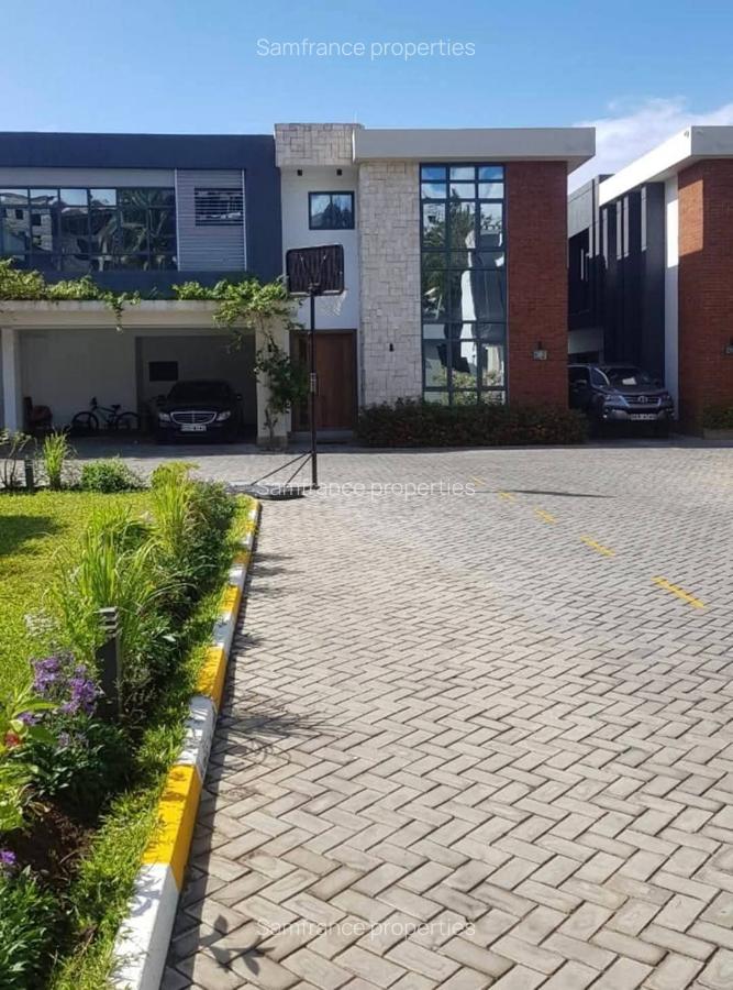 5 Bed Townhouse with En Suite at Simba Road - 5