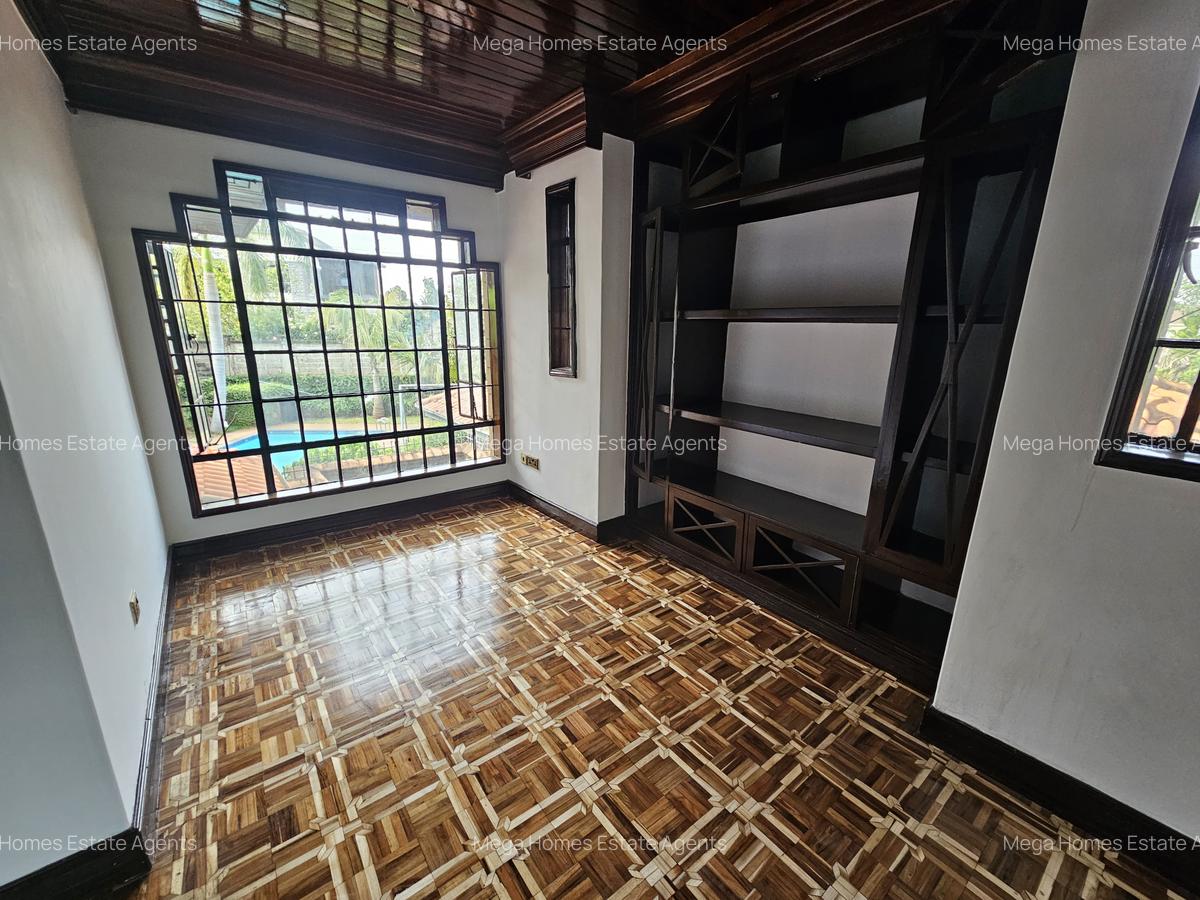 4 Bed House with En Suite in Runda - 14