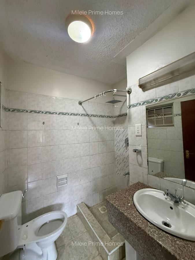 4 Bed Villa with En Suite in Lavington - 16