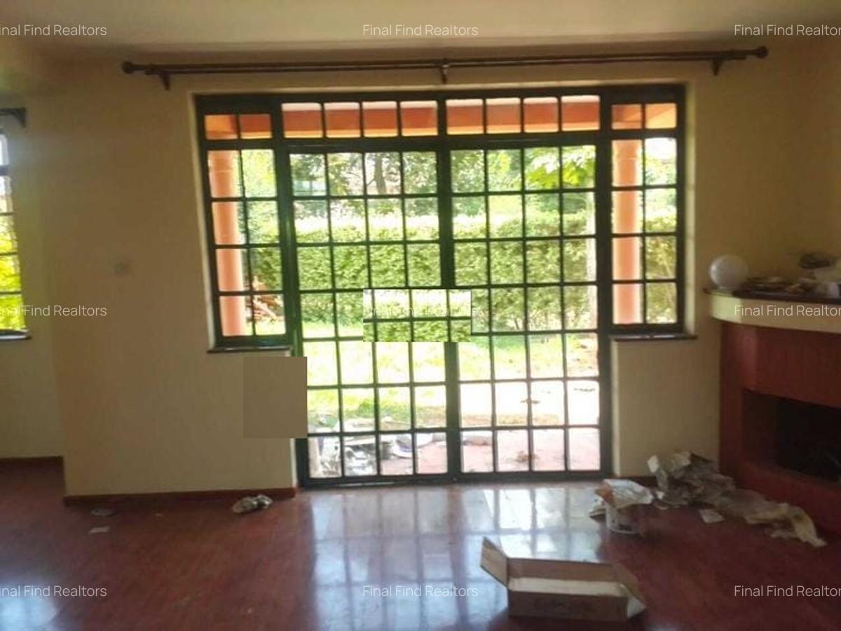 4 Bed Townhouse with En Suite in Ridgeways - 16