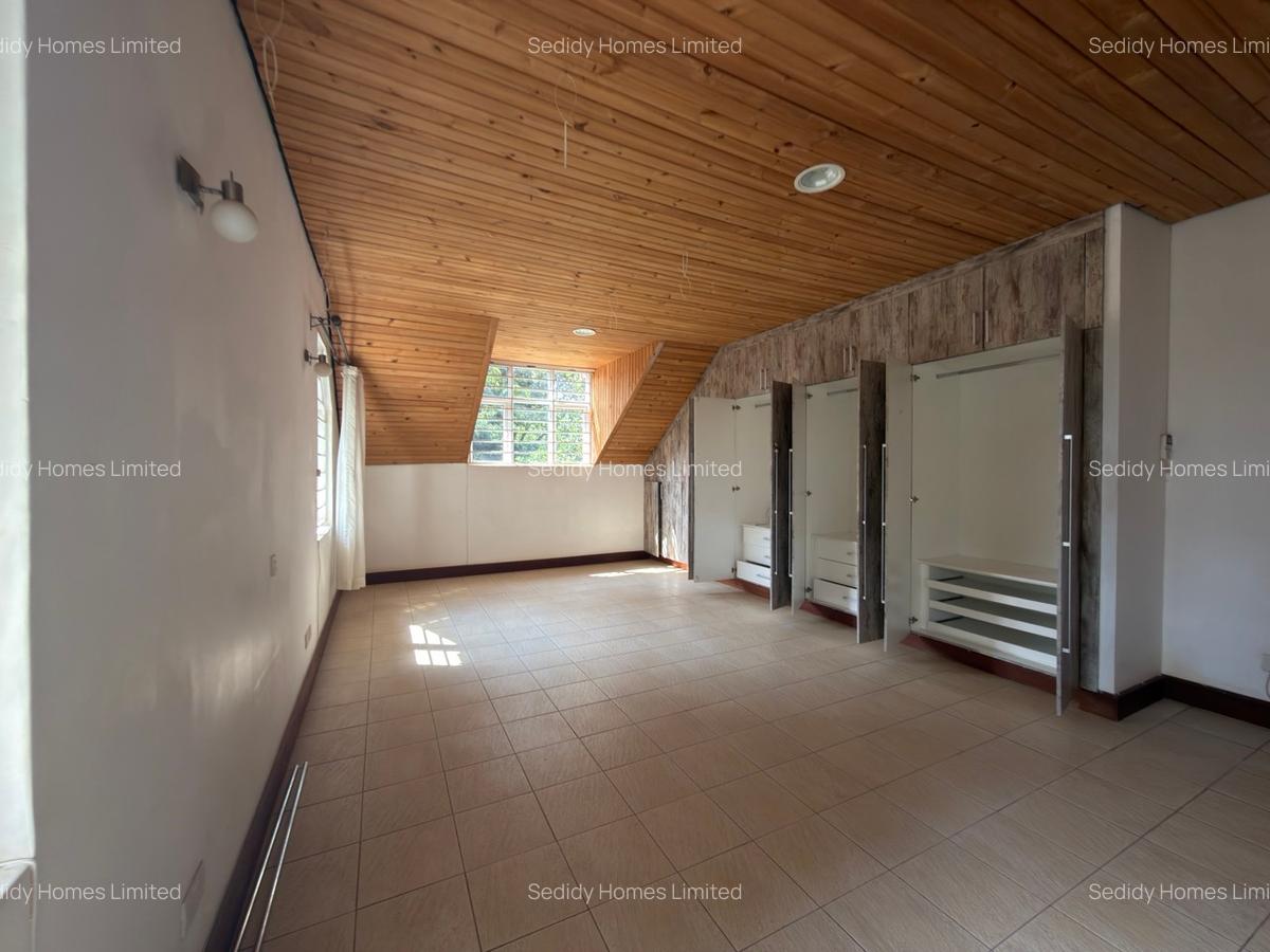 5 Bed Townhouse with En Suite in Rosslyn - 17