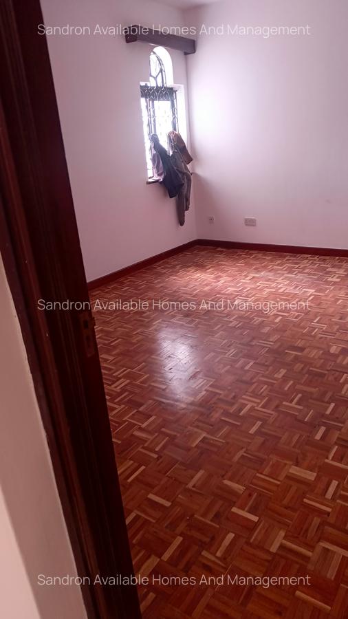 6 Bed Villa with En Suite in Nyari - 9