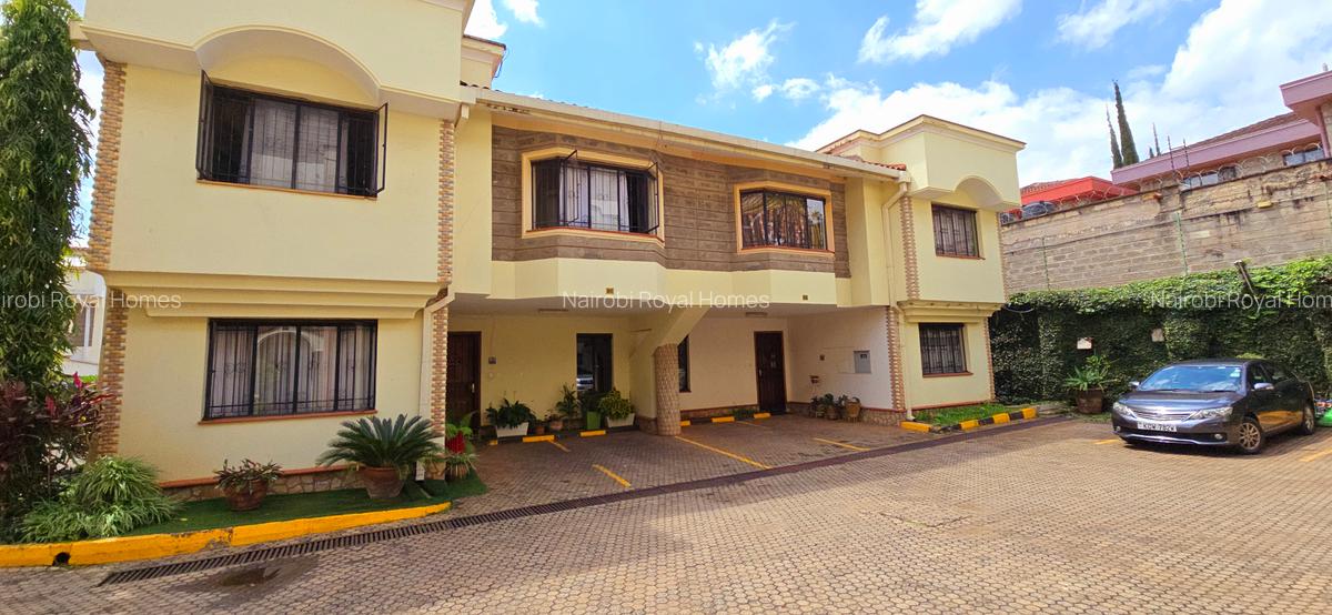 4 Bed Townhouse with En Suite at Grovelia Grove - 5