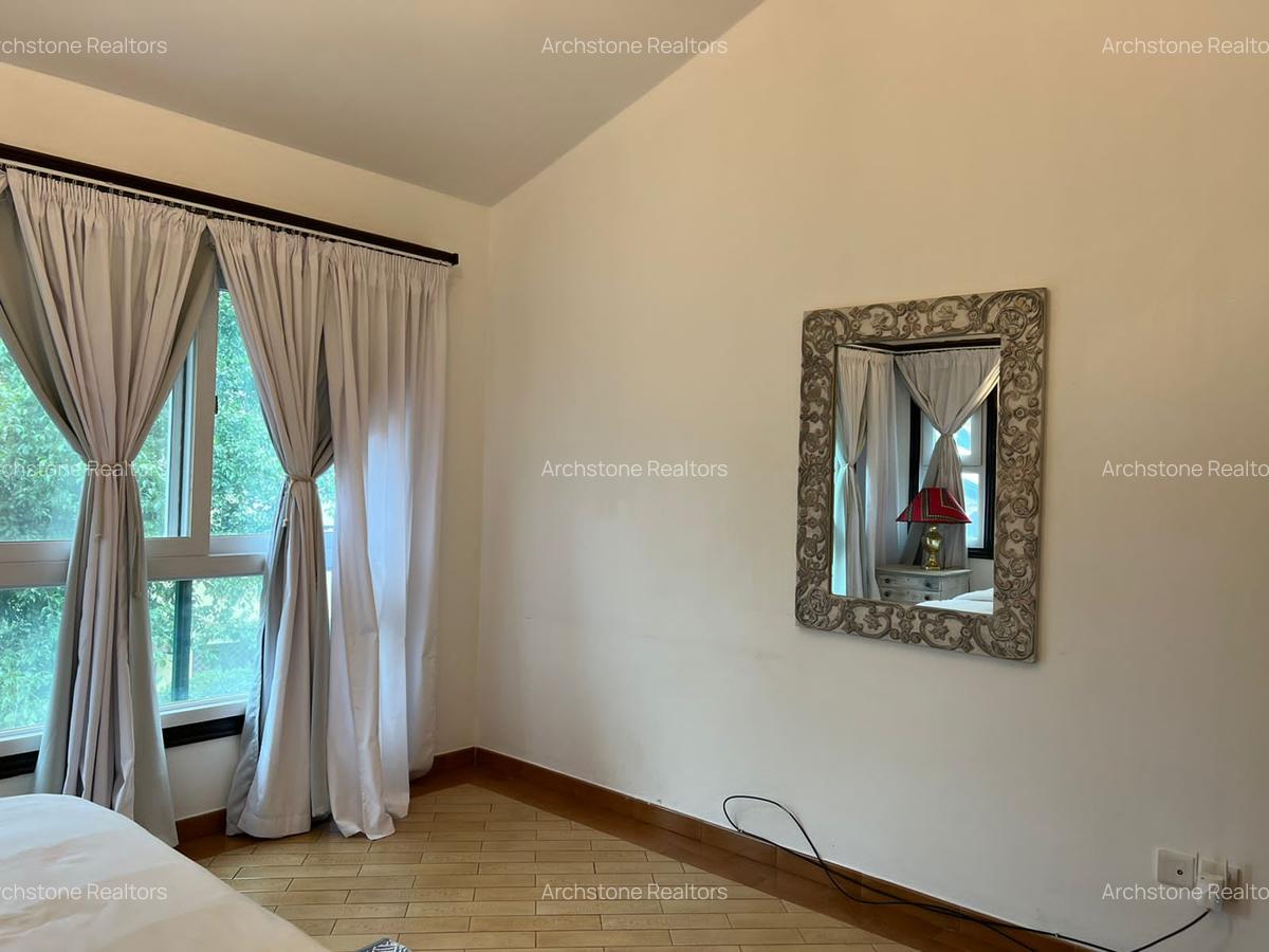 4 Bed Villa with En Suite in Kyuna - 9