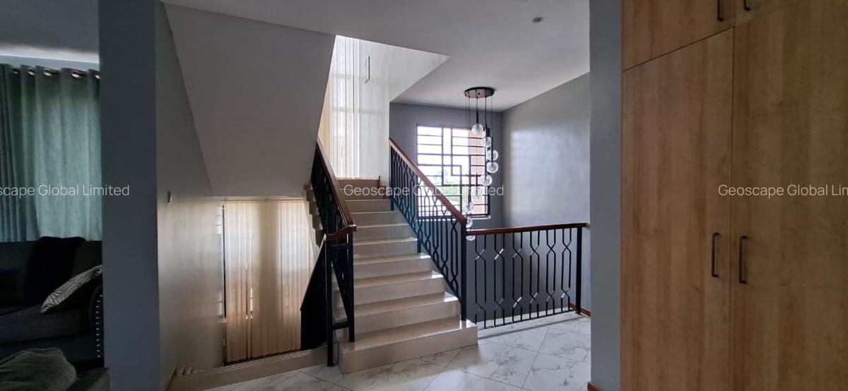4 Bed House with En Suite in Runda - 3