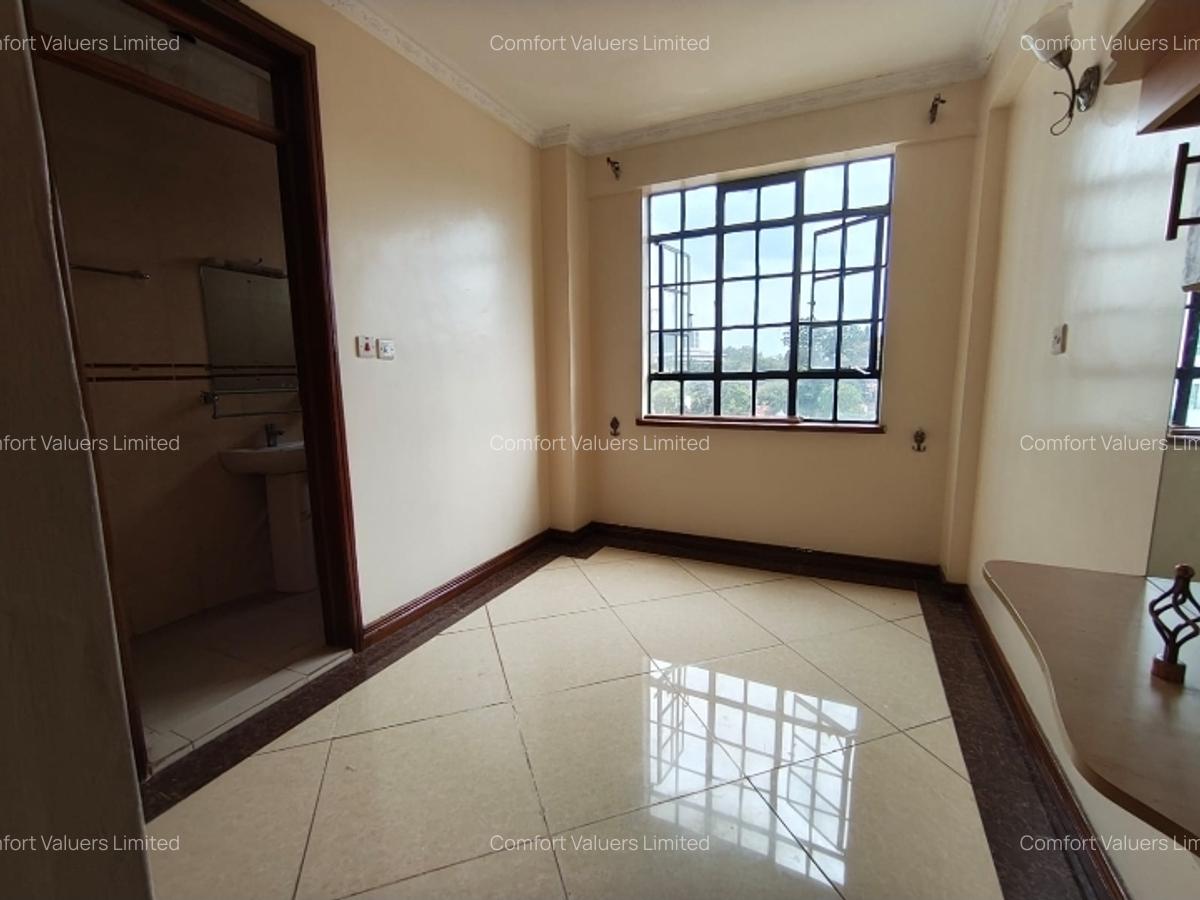 1 Bed Apartment with En Suite at Westlands Nairobi - 4
