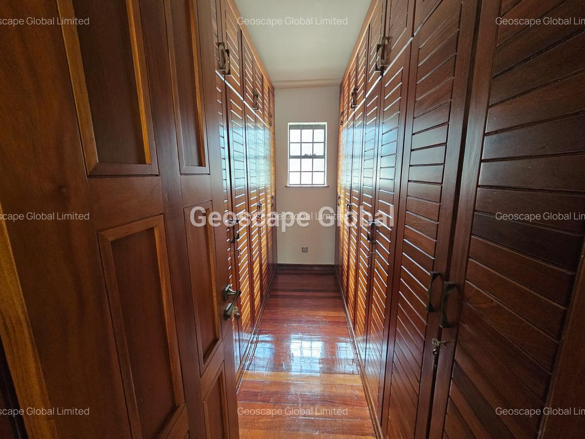 4 Bed Townhouse with En Suite in Spring Valley - 19