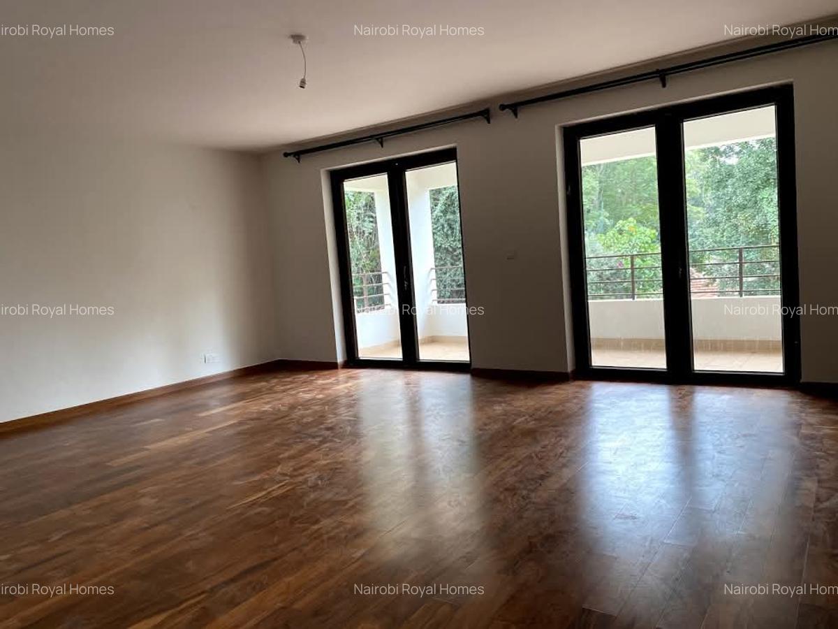5 Bed Townhouse with En Suite at Lavington Green - 9