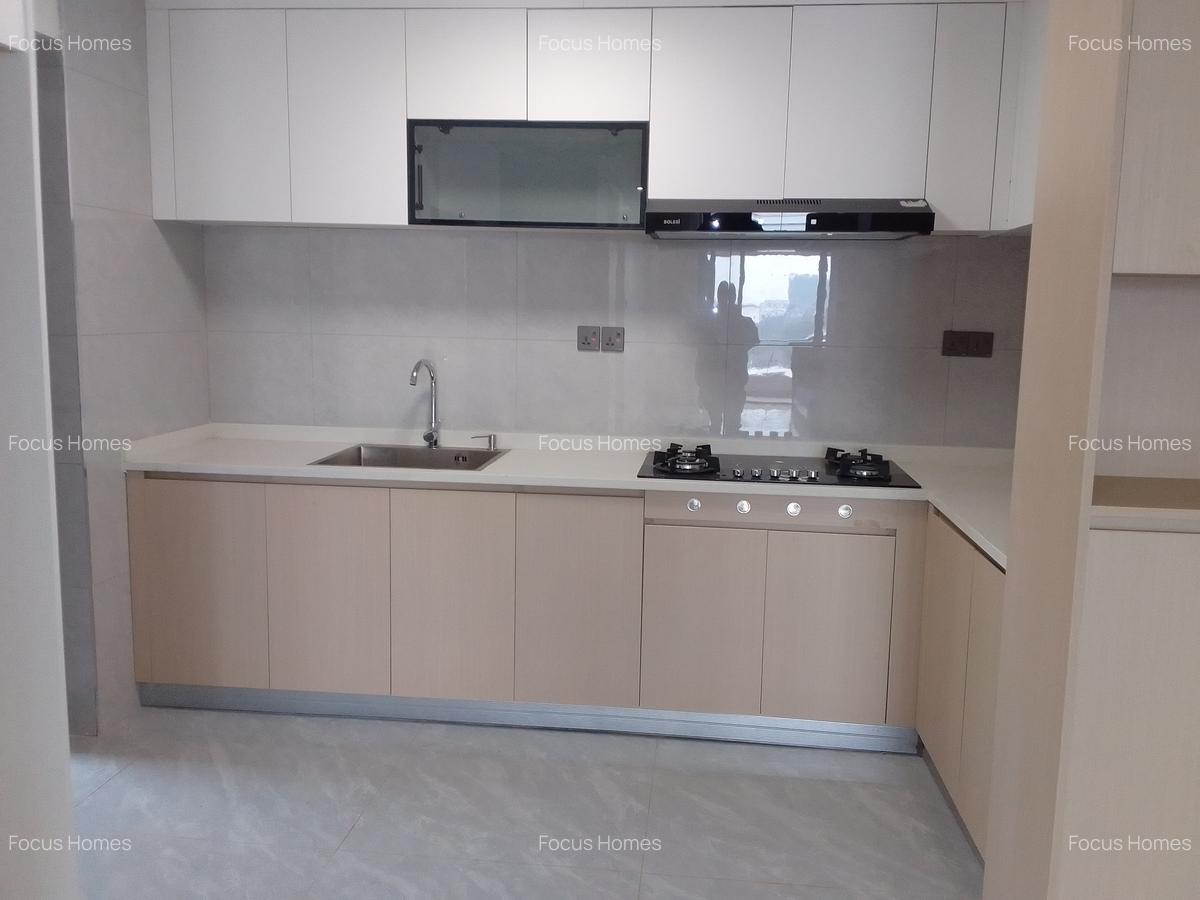 3 Bed Apartment with En Suite in Riverside - 7